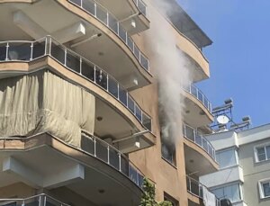 Aydın’da 7 Katlı Apartmanda Yangın Korkuttu