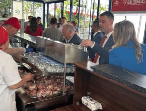 Bir şehirde daha açıldı! 4 çeşit yemek 70 TL