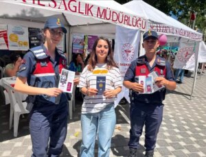 Jandarma Kuşadası’nda Kadın Ziyaretçilere KADES Uygulamasını Tanıttı