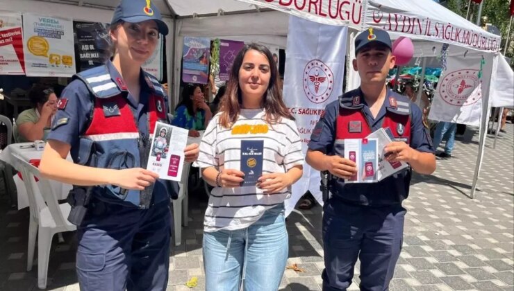 Jandarma Kuşadası’nda Kadın Ziyaretçilere KADES Uygulamasını Tanıttı