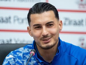 Monaco Uğurcan Çakır için resmi teklifini iletti