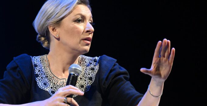 Rus Dışişleri Sözcüsü Zaharova: Dünyada Kiev rejimi dışında askerini toprağa vermekten kaçınan bir halk yoktur