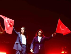 Aydın’da Cumhuriyet coşkusu: 60 bin kişi Aydınfest’in finalinde buluştu