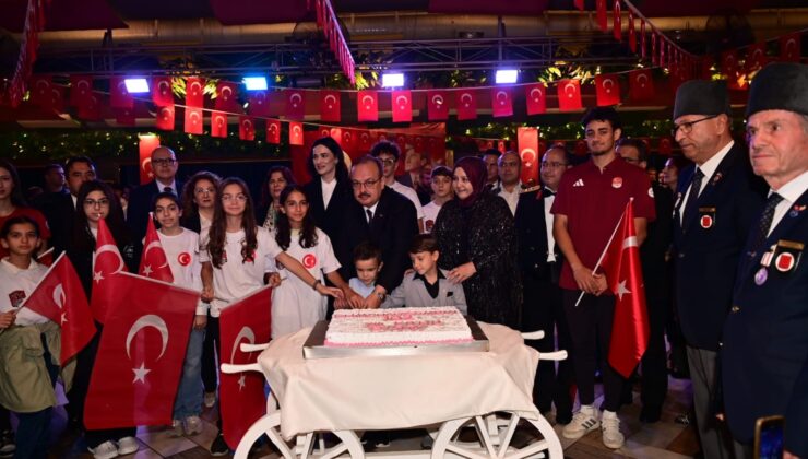 Aydın’da Cumhuriyet coşkusu resepsiyonla taçlandı