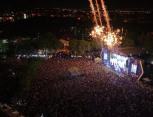 Aydınfest’in son gününde 60 binden fazla Aydınlı coşkuyu birlikte yaşadı