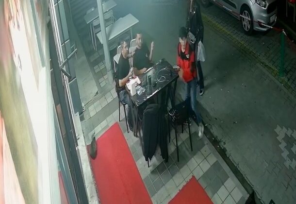 Balıkesir’deki deprem Manisa’da da hissedildi, vatandaşlar sokaklara döküldü