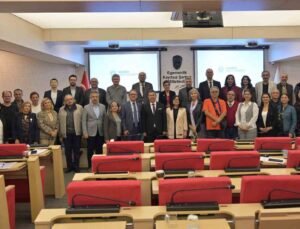 Bayraktar’dan ’Tüm ilçelere kent konseyi kurulsun’ çağrısı