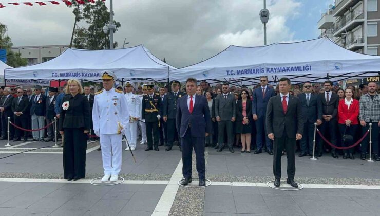 Cumhuriyetin 102. Yıldönümü Marmaris’te çelenk sunma töreni ile başladı