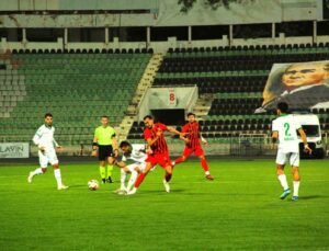 Denizli İdmanyurdu mütevazi kadrosuyla yoluna devam ediyor