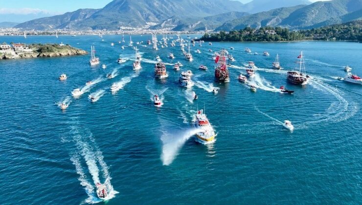 Fethiye’de Cumhuriyet’in 102. Yılı deniz ve kara kortejiyle coşkuyla kutlandı