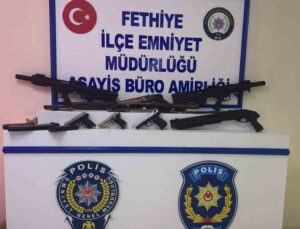 Fethiye’de şüpheli çantadan silah çıktı