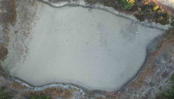 Kuruyan Kolak Gölünün eski ihtişamına kavuşması için aralıksız çalışmalar devam ediyor