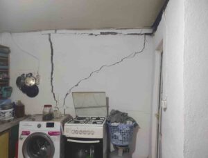 Manisa’da 83 yapı depremden etkilendi