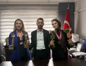 Manisalı kuaförler Antalya’dan 4 kupayla döndü