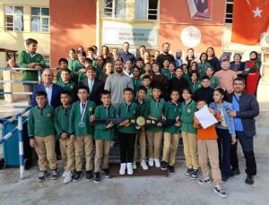 Milli Güreşçi Feyzullah Aktürk, öğrencilerle söyleşide buluştu