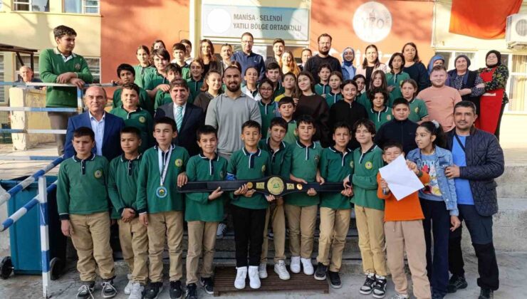 Milli Güreşçi Feyzullah Aktürk, öğrencilerle söyleşide buluştu