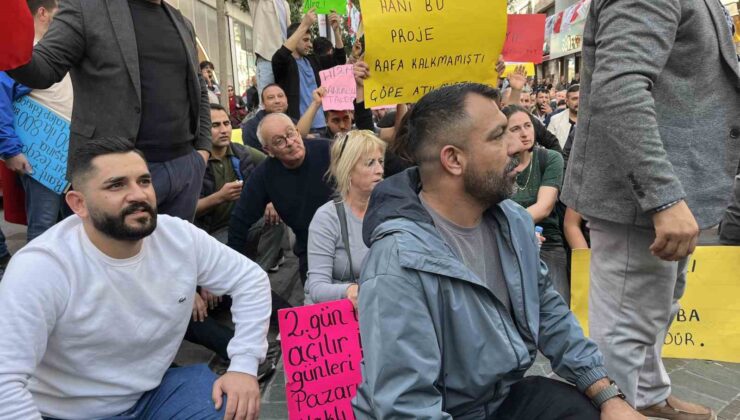 Pazarcı esnafından Karşıyaka’da oturma eylemi