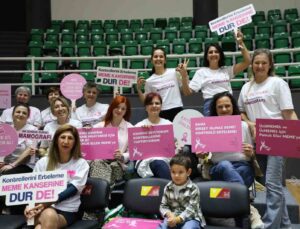 Pembe farkındalık parkeye taşındı