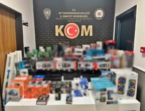 Polisten kaçak elektronik ürün operasyonu