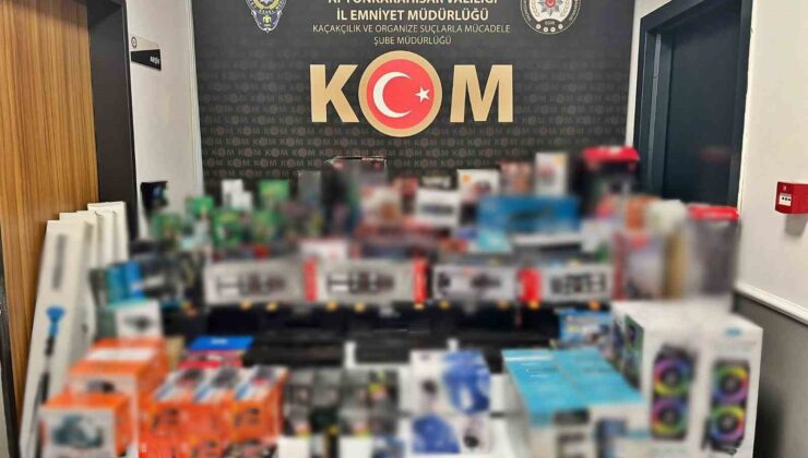Polisten kaçak elektronik ürün operasyonu