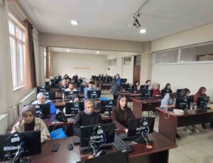 Tavşanlı’da “10 Parmak Klavye Kursu”na yoğun ilgi