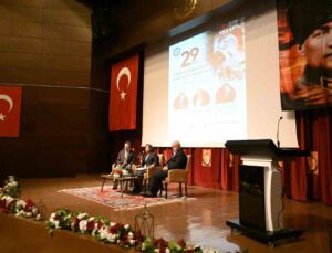 Uşak Üniversitesinden ‘Tarihte Türkler ve Türkiye Cumhuriyeti’ paneli