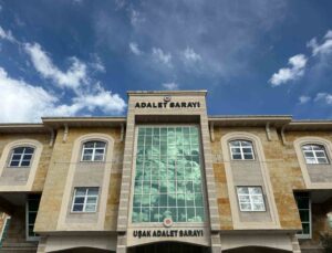 Babası, babaannesi ve komşusunu bıçaklayan şüpheli tutuklandı