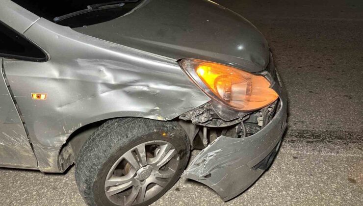 Uşak’ta otomobil ile motosiklet çarpıştı: 2 yaralı