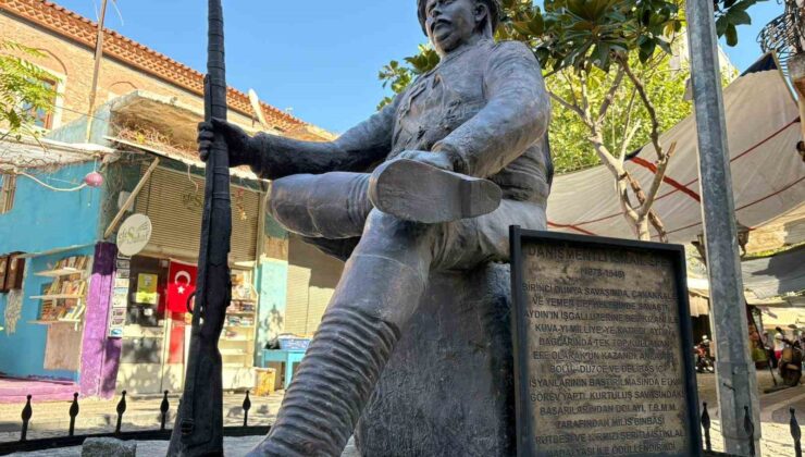 Yunanlıları kendi silahlarıyla vuran İsmail Efe’nin heykelindeki kama çalındı