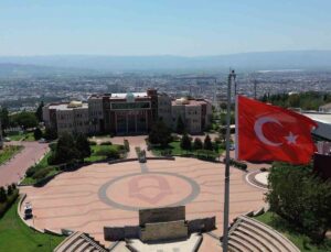 ADÜ Rektörü Kent: “ADÜ’nün geleceğini, üreten gençlerimizle birlikte inşa ediyoruz”