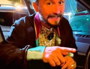 Avukatlardan cübbeyle araç tanıtımı yapan galericiye suç duyurusu