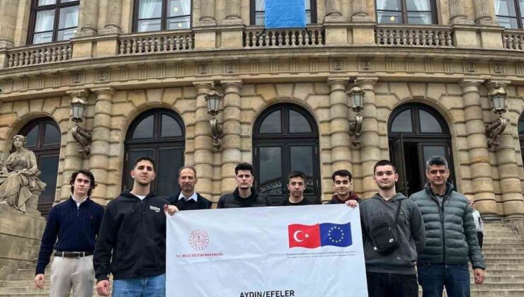 Aydınlı liselilerden elektrikli araç şarj istasyonu alanında uluslararası başarı