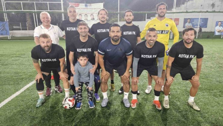 Kuşadası Belediyesi Görev Şehitleri Turnuvası’nda şampiyon Kotan FK oldu