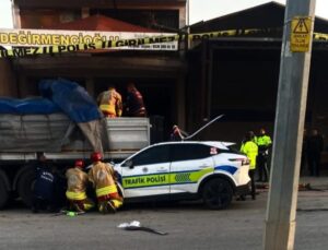 Manisa’de 1 polisin şehit olduğu kaza kamerada