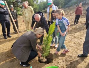Önce öğrendiler sonra fidanları diktiler