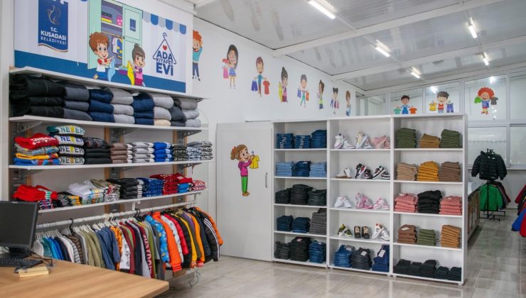 Ada Kıyafet Evi Kuşadası’nda dayanışmanın örneği oluyor