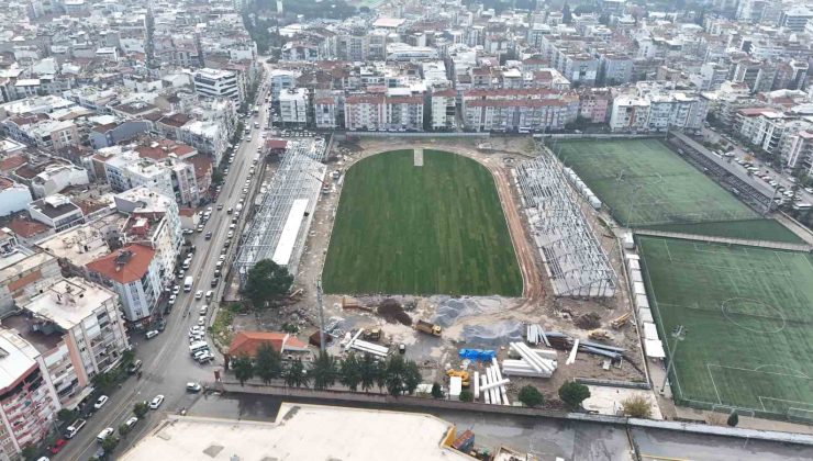 Adnan Menderes Stadyumu’nda çim serildi