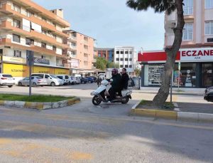Kuşadası’nda yaya geçidi denetiminde 81 sürücüye ceza