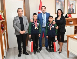 Paralimpik Yüzme Yarışı’nda il birincisi oldular