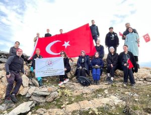 Şehitler için zirveye tırmandılar