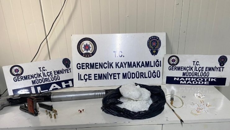 Şüphe üzerine durduruldu, evinde 2 kilogram uyuşturucu ele geçirildi