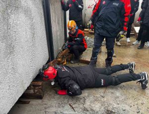 Aydın’da enkazda arama kurtarma eğitimleri sürüyor