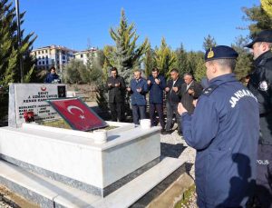 Karacasulu şehit Karabacaklı mezarı başında anıldı
