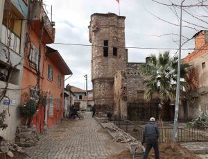 Koçarlı’da tarihi kule sokağında çalışmalar başladı