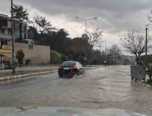 Kuşadası 30 dakikada sele teslim oldu