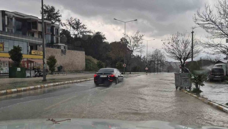 Kuşadası 30 dakikada sele teslim oldu