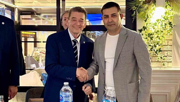 Kuşadası Belediyesi’nden Arndt’a fahri hemşehrilik beratı