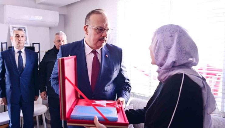 Vali Canbolat’tan şehit polis Koçyiğit’in ailesine taziye ziyareti