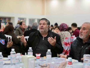 Aliağa’da ilk toplu iftar coşkusu