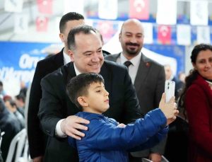 Başkan Dutlulu binlerce Manisalıyla iftar sofrasında buluştu
